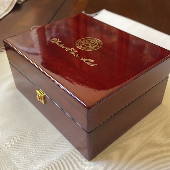 2009 Ultra High Relief double Eagle Gold Coin Display storage Case Box Mahogany - Picture 4 of 11